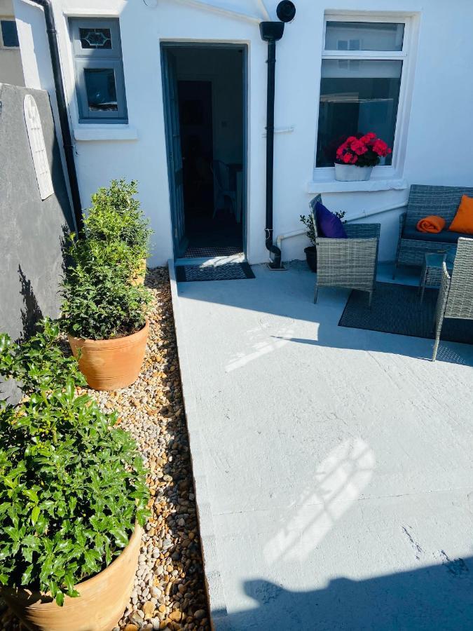 Funky Cozy Cottage With Outside Space Eastbourne Exterior photo