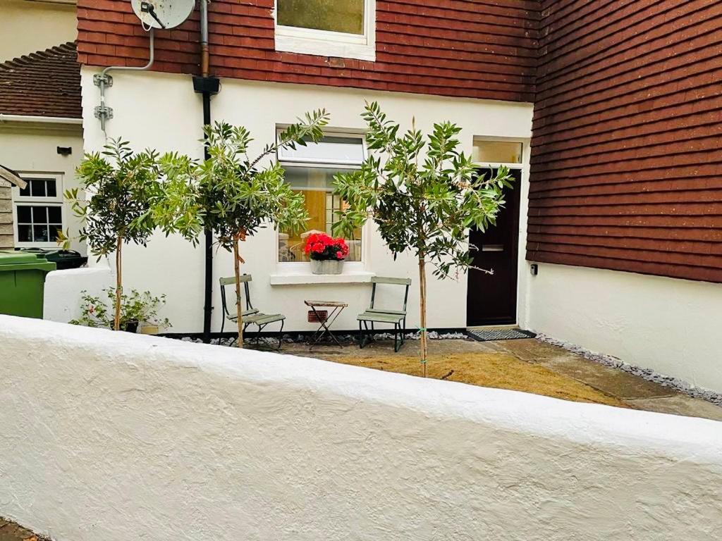 Funky Cozy Cottage With Outside Space Eastbourne Exterior photo